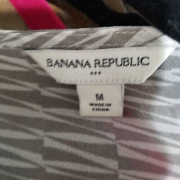 Banana Republic Womens Sheer Chiffon Blouse W/ Ruffle Front V-Neck 3/4 Sleeve M - Picture 4 of 5